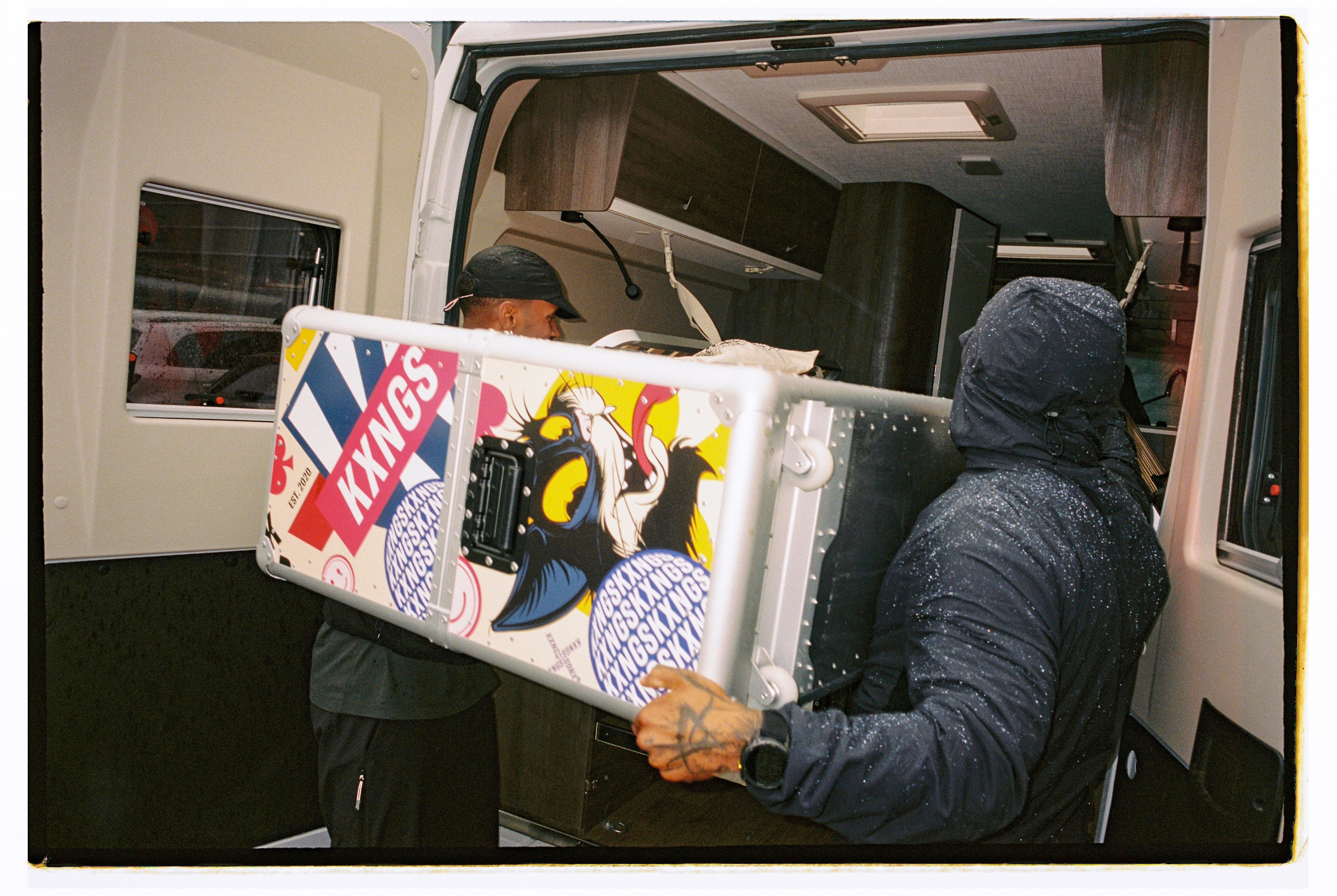 KXNGS x Buxumbox 01